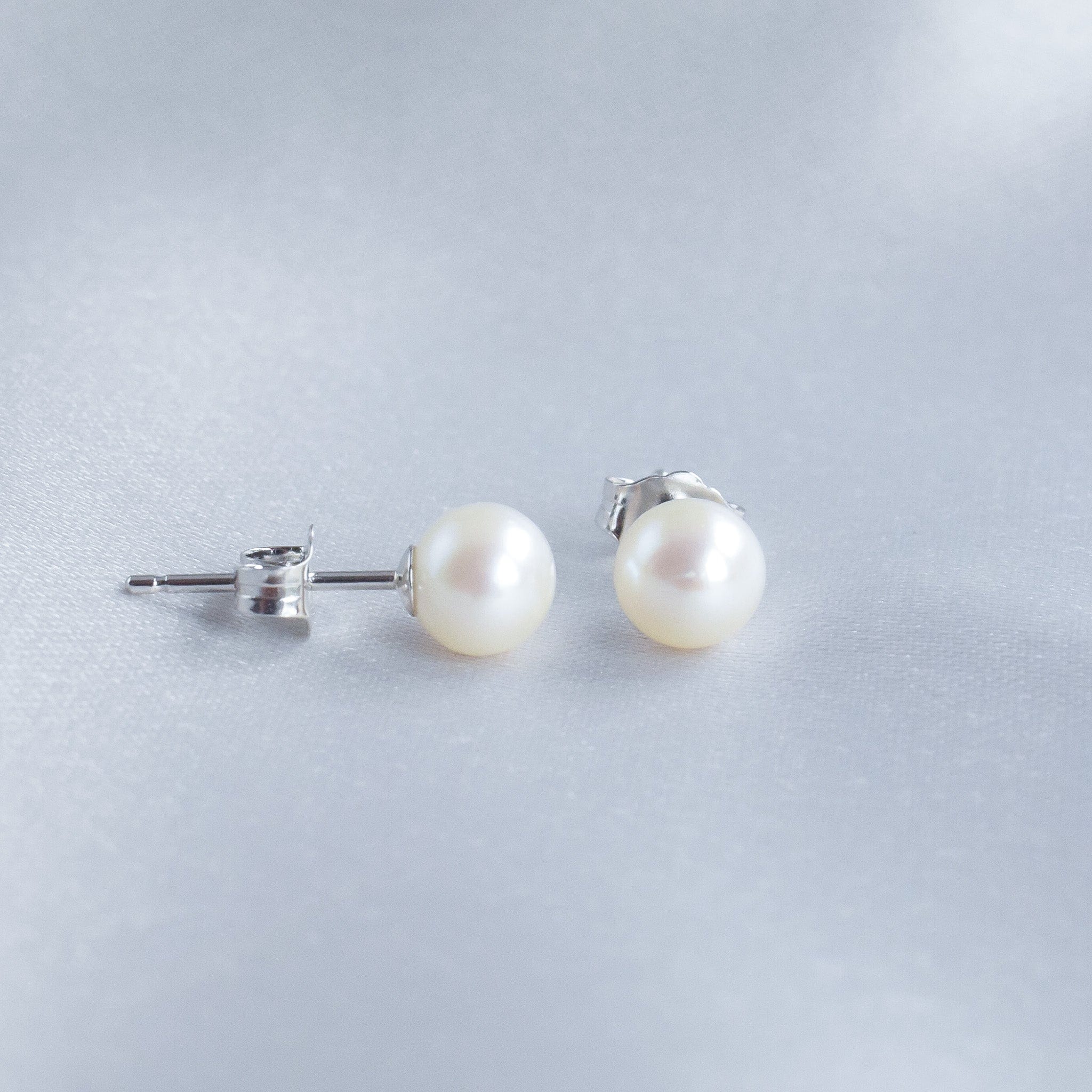 The Silver Stable- Handcrafted British Jewellery Silver Pearl Stud Earrings earrings